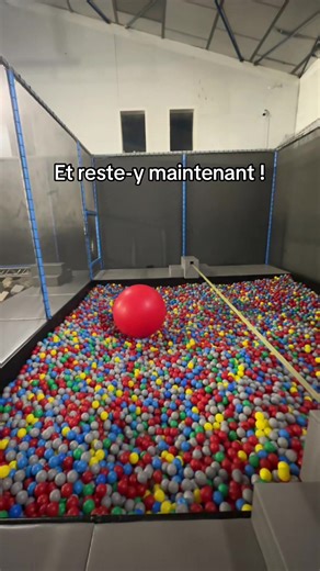 Objets Bizarres Trouvés au Trampoline Park