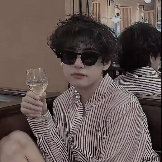 🍷୧₊˚✧tete✧｡>>>♡🌙 #10yrswithbts 🌈 #btsfesta 💜 #btsarmy #v #kimtaehyung #bangtanboys #gucciboy #vofbts #bts #army #kpop #bts_official_bighit