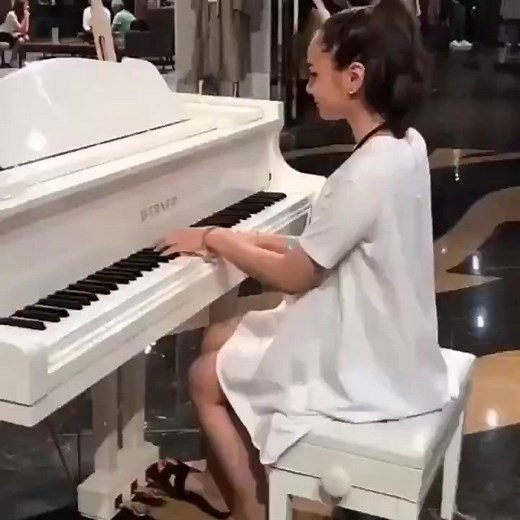 Piano Performance in Elegant Retail Setting