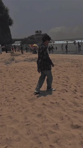 Vitamin pantai🏖🌊 #pantaivibes #pesonapantai #liburanpantai