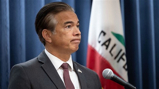 Detienen a cinco personas por un presunto fraude de 267 millones de dólares en centros de cuidados paliativos que se aprovechaba del sistema Medi-Cal California