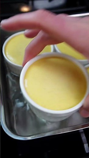 How to make Greek yogurt crème brûlée that is super high in protein! #easyrecipe #cremebrulee