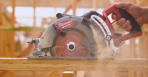 Generates 15A Corded Power | Milwaukee Tool