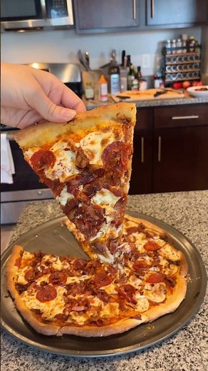 Meat lovers pizza 🍕 #recipe #pizza #homemadepizza #homemade #easydinner #dinnerideas #easycooking