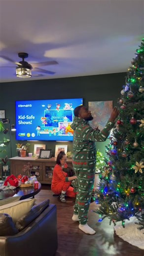 Cozy up to holiday specials, family surprises, and three ways to win $10,000 in groceries. Sign up for a free account and join the Kidoodle.TV Holiday HQ. No credit card or subscription needed! | KidoodleTV
