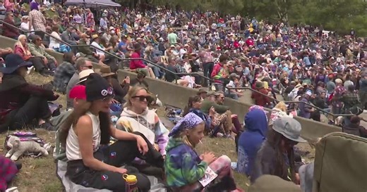 Thousands of Grateful Dead fans celebrate band in day 2 of 60th anniversary