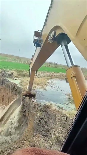 Smart Aquaculture – Machine Draining a Fish Farm in Minutes