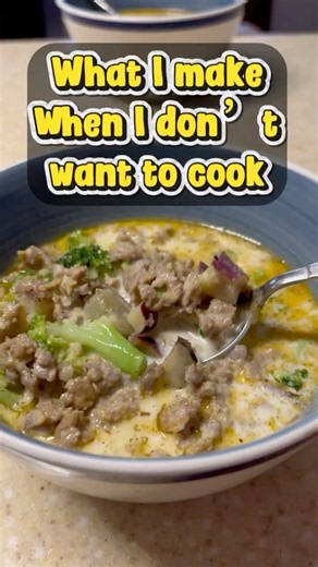What I Make When I Don't Want to Cook | Low-Carb Broccoli Zuppa Toscana (Under 30 Min)