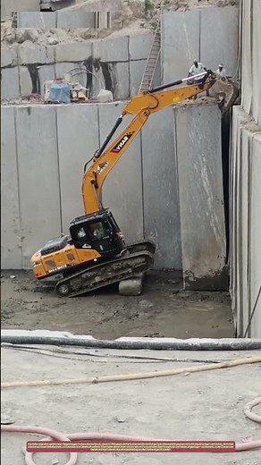 Stahlarm stemmt Stein: Wie 30 Tonnen Bagger eine 200-Tonnen-Platte zum Kippen bringen