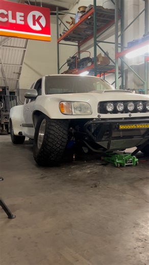 @grm_prep on Instagram: "2 personality’s I had to do it this tundra will be going home tomorrow🤙#prerunner_nation #prerunner #welding #offroad #kingshocks #foxshocks #toyota"
