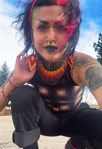 It’s been a minute 😭 end of last year was too real, take care of your mental health 🫶🏽💋#elderemo #ootd #chicana #alternativegirl #cholagoth