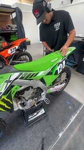 86K views · 716 reactions | 2024 Kawasaki KX 250 engine removal #405mods | 405 Mods | Facebook