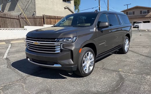 FBI特勤工具车 2021雪佛兰Suburban 4WD High Country 第一视角试驾体验