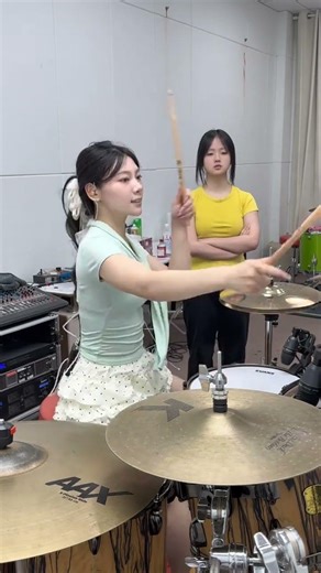 How to Play Drums for Beginners🥁🔥 #music #drumkit #drumming #드럼과스틱