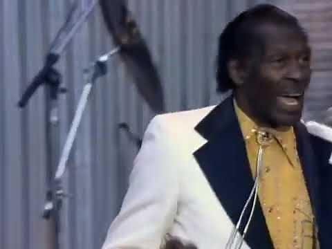 Bruce Springsteen & Chuck Berry - Johnny B. Goode (live 1995), con lyrics.