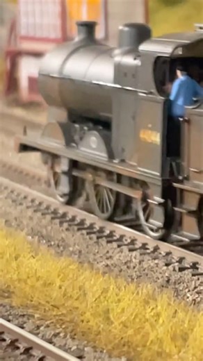 Bachmann’s 4F #modelrailways #modeltrains #train #railway #steamengine #bachmann #4f #freight #lms