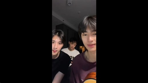 【中字】Tee25年5月直播 一如既往k歌 但是哥几个蛮逗的可以看看 渣翻都是错 禁一切