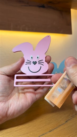 lethimprint3D on Instagram: "🐰🎁 Cute Easter Bunny – Money & Gift Card Holder ✨ ✨ A sweet Easter bunny with an integrated slot for money or gift cards – perfect as a thoughtful Easter gift, table decoration, or small surprise 🐣💛 👨‍🎨 Designer: Lethimprint ⬇️ Download: Makerworld – Lethimprint 🧵 Filament: @sunlu_official PLA 🔁 AMS: Yes (AMS 2 Pro) 🧱 Supports: No 🧊 Infill: 10% Gyroid 🟨 Build Plate: Textured PEI 🔩 Nozzle: 0.4 mm 🖨️ Printer: @bambulab_official H2C & X1C 🆓 Free STLs avail
