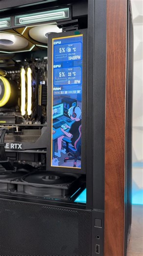 𝗣𝗖 𝗖𝗿𝗮𝘇𝘆 𝗗𝗮𝗿𝗶𝗼 (𝗧𝗘𝗖𝗛 𝗥𝗘𝗩𝗜𝗘𝗪𝗦) on Instagram: "Universal screen that does everything! From se ondary screen to presets already available inside the L-Connect, both in vertical and horizontal mode. This is @lianliofficial 8.8” Universal Screen for PC. Simple connection to the PC, easy and flexible, and multiple position available with a specifically designed bracket. Really cool gadget for your PC. Full video is live on my channel. ••••••••••••••••••••••••••••••••••••••••••••