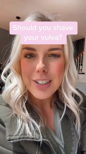 💃 Yep. I will be the girl who tells you to “wash” your vulva with water and not to shave, wax or trim your pubic hair. (Using soap on pubic hair is appropriate, just nothing past outside lips also known as labia majora) 🧫 Pubic hair has a purpose and its biggest purpose is to protect your vulva and vagina from friction and yucky bacteria, candida and even yeast. 😅 Did you know your pubic hair helps reduce sweat? It also acts like our eyelashes and nose hairs trapping dirt and debris. 🦠 Yes, 