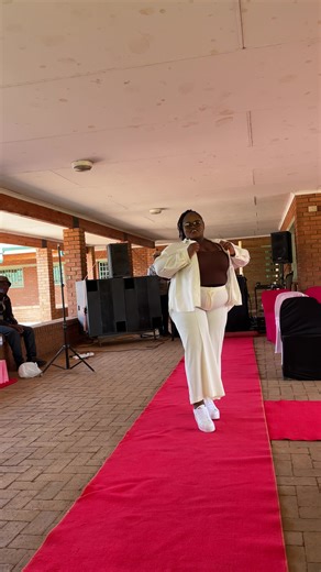 Creating New Content with Stability and Critique