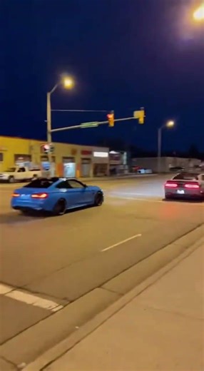 Dodge Challenger SRT Hellcat vs BMW M4 Competition