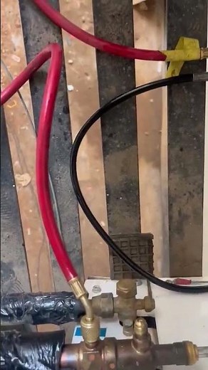 Cassette AC Gas Pressure Check | Gauge Reading Explained | AC Technician Tips #shorts