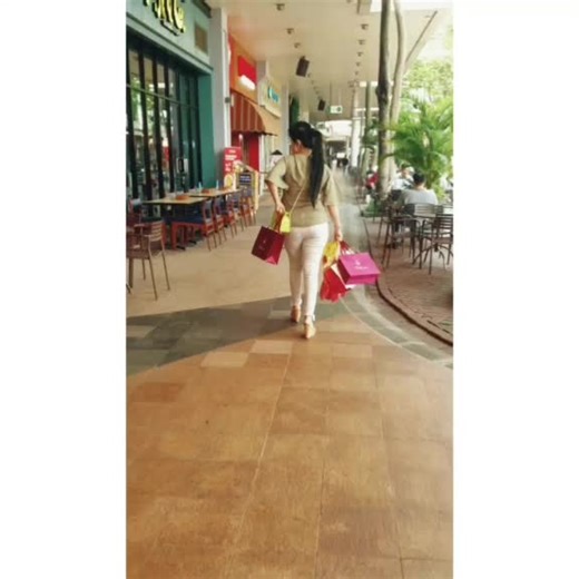 Ibu Ibu STW: Kecantikan dan Kegembiraan dalam Video