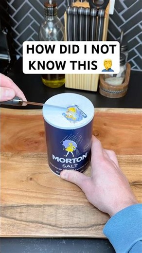 Correct way to use your salt container 🤯 #lifetips #lifehacks #kitchentips #kitchenhacks ￼