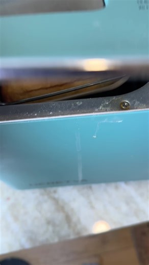 A bread maker machine is the easiest thing I’ve done- you throw all the ingredients ( yes, it has a recipe book!). You don’t even have to melt the butter or mix it! 2 hours later… FRESH bread! #breadmaker #sahmtok #sourdough #whatsforlunch #lunchideas