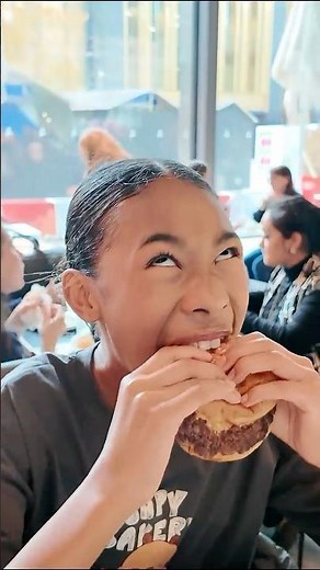On Vacation, Sefari Likes To Eat! (Paris & London)