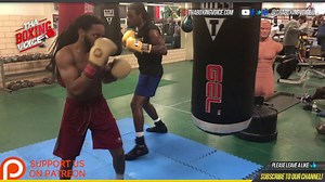 🚨Omar Douglas "Super O" on heavy bag, does he look ready for Lee Selby?