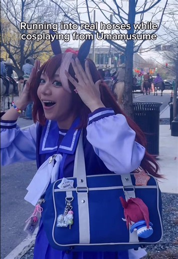 WHAT IN THE HACHIMI IS GOING ON HERE?! 😱 🎥: @j0sh_n_b10 . . . #tokaiteio #umamusume #umamusumeprettyderby #fyp #cosplay