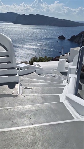🌺 Welcome to Oia - Santorini 🇬🇷 # Santorini #summer #travel #oiasantorini #greekislands