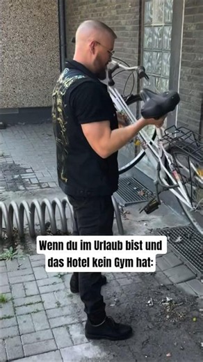 KOLLEGAH & ASCHE: As long as you don't train legs on the bike 💪😂 #Kollegah #Asche