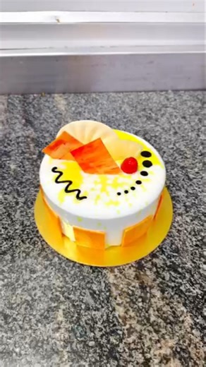 Pineapple mirror glaze cake decorating ideas . . . #cake #virel #viralreels #snscakes