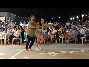 Κουφονήσια: Χορεύοντας στο λιμάνι ....