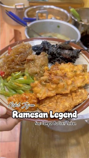 Nasi Campur Legend – Cumi Hitam & Kolak Pisang Ubi #comfortfood #explore #foodie