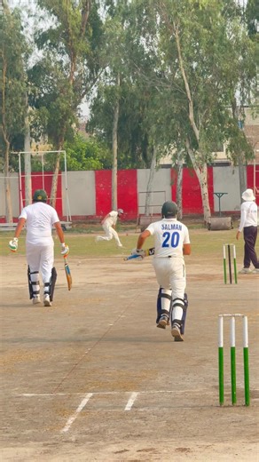 Flexibility issues?🤔#cricket #hardballmatch #hardballbatting #fielding