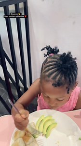 En détente scolaire, la boss Elisa savoure un moment de repos. 🍝 #culturekin | Culture Kinshasa