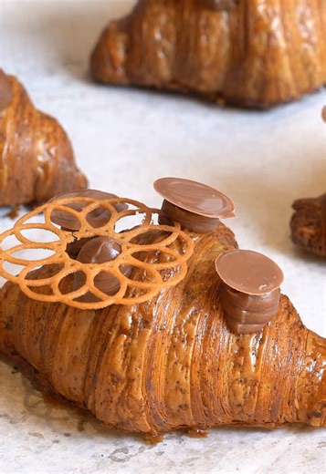 From ground coffee to golden layers, our chefs turn coffee leftovers into freshly baked Haute croissanterie – rich in flavour, lighter in footprint. #sofiteldubaidowntown #all #all_mea #accor #sofitel