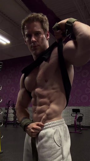 Replying to @reece d0ts0n no mirror, big problem…🥺 If you are interested in coaching, dm me COACH Training App, Muscle Building and Fat Loss Manuals in linktree in bio @ekkovision (gym stuff) Code TNF @ekkovisionclothing Code TNF @macrofactorapp (tracking app) Code TNF @marekhealth (telehealth) Code TNF @gym_pin (gym equipment) Code TNF @hummusfit (buff muffin/meal prep) TNF All of these can be found at my linktree in bio 🤝