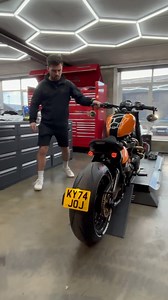 The Bitcoin-themed Bobber shines in the sunlight with its Lamborghini Arancio Xanto custom paint. Paired with the sound of our signature Twisted exhaust, it’s sure to turn heads wherever it goes. Order your bespoke Bobber today by using the link in the bio. #thorntonhundredmotorcycles #thorntonhundred #triumphbonnevillebobber #bobber #bespoke #motoculture #motorcycle #triumph #bonneville #motorcyclesofinstagram #bitcoin #Lamborghini | Thornton Hundred Motorcycles