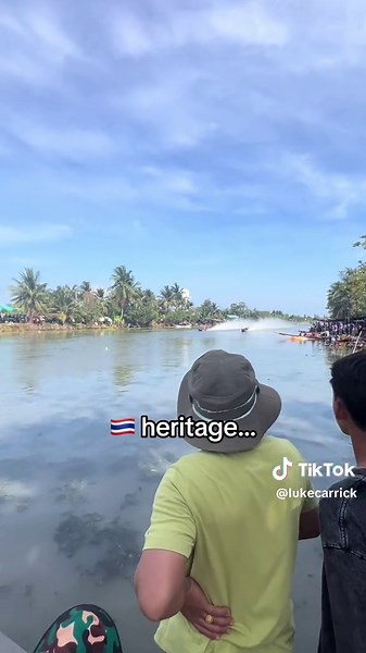 Extreme Boat Racing in Thailand: Thrills and Speed