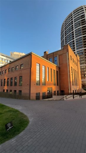 🎯 Prepájame školstvo s biznisom 2025 je za nami! Ďakujeme všetkým, ktorí prišli, zdieľali skúsenosti a inšpirovali nás, ako môžeme spoločne rozvíjať praktické zručnosti mladých ľudí. 💡👩‍🏫👨‍💼 Spolupráca medzi školami a firmami má obrovský zmysel a práve o tom bola aj naša dnešná minikonferencia. Partneri konferencie: @impactnationinstitute Nadační fond vzdělávávaní a podnikáni, Podnikaví Stredoškoláci, @openhrforum @som_cvman @slavik_and_stell @resort_tale @itapa.bratislava 🇪🇺 Financované