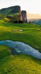 Lugares no Espírito Santo que não parecem reais - Parte 10 Fica de fora não!! Segue @barcelloscapixaba para mais dicas como essas e fique por dentro de tudo sobre o ES!🥰 Segue a lista dos 5 lugares incríveis: 📍 Pedra Azul - Domingos Martins 📍 Poço da Tartaruga - Rio Claro 📍Bicanga - Serra 📍Cachoeira do Denzol - Ecoporanga 📍Pedra do Índio - Cachoeiro de Itapemirim Vídeos dos maravilhosos: @flaviovanini | @joaopyter | @vilkercruz | @rodrigo_coutinho_martins_ . . #espiritosanto #lugares #dica