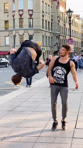 478K views · 2.9K reactions | I Pranked a Bodybuilder with a Flip… Then Taught Him One! 勞 #kiryakolesnikov #prank #parkour #sports #socialexperiment #tutorial | Kirya Kolesnikov | Facebook