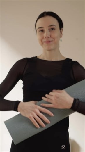 BALANCE & PENCHÉ 🌟 NEW CLASS! This class is designed to train balance, control and improve extension of arabesque and penché witth advanced stretches and exercises. This class uses a lot flows and functional movements which are designed to be very compatible with ballet allowing you to master control of your body and thinking of multiple things at once. Challenging balance work with full body conditioning focused on the back, legs and hips will allow you to become really effectively stronger as