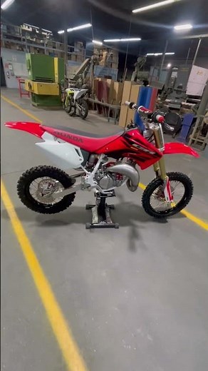 2004 Honda CR85 full restore #cr85 #honda #2stroke #classic #dirtbike