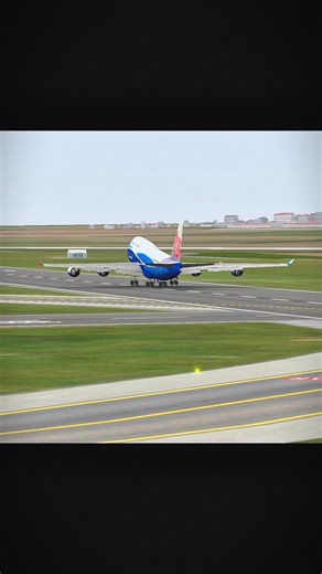 CHINA AILRLINES b747-700 take-off🛫✈️ #viral #trending #aviation #shorts #chinaairlines #airlinevideo